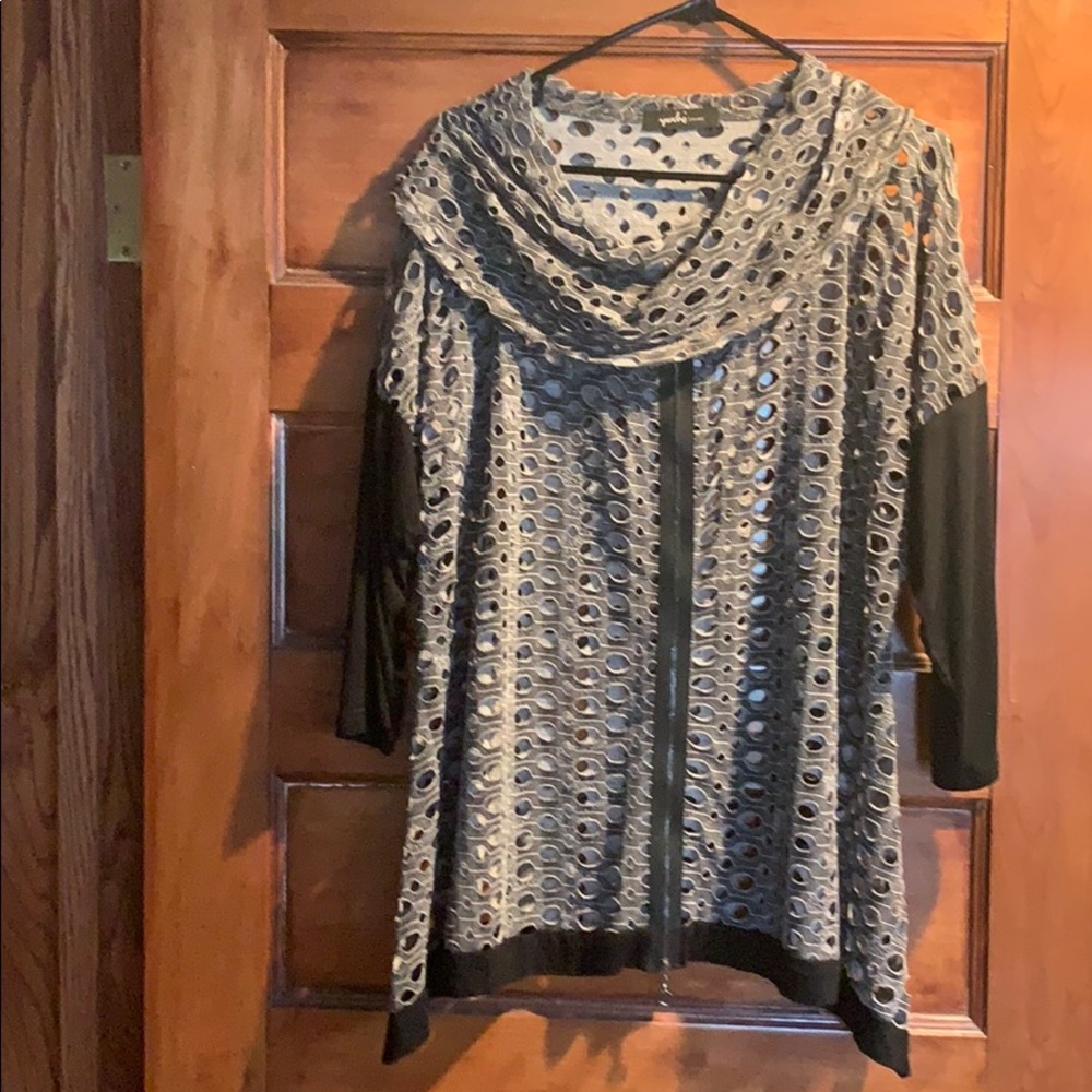 Unique top
